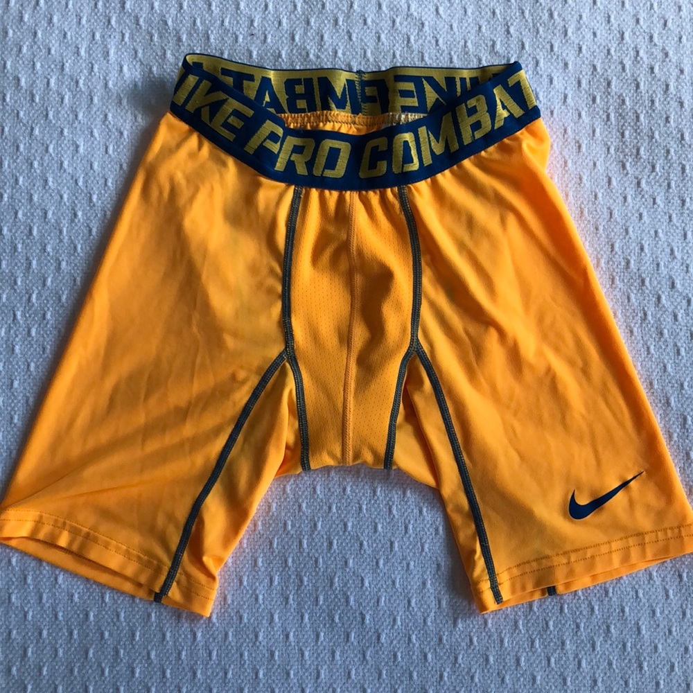 Men’s size S Nike Pro Combat compression shorts